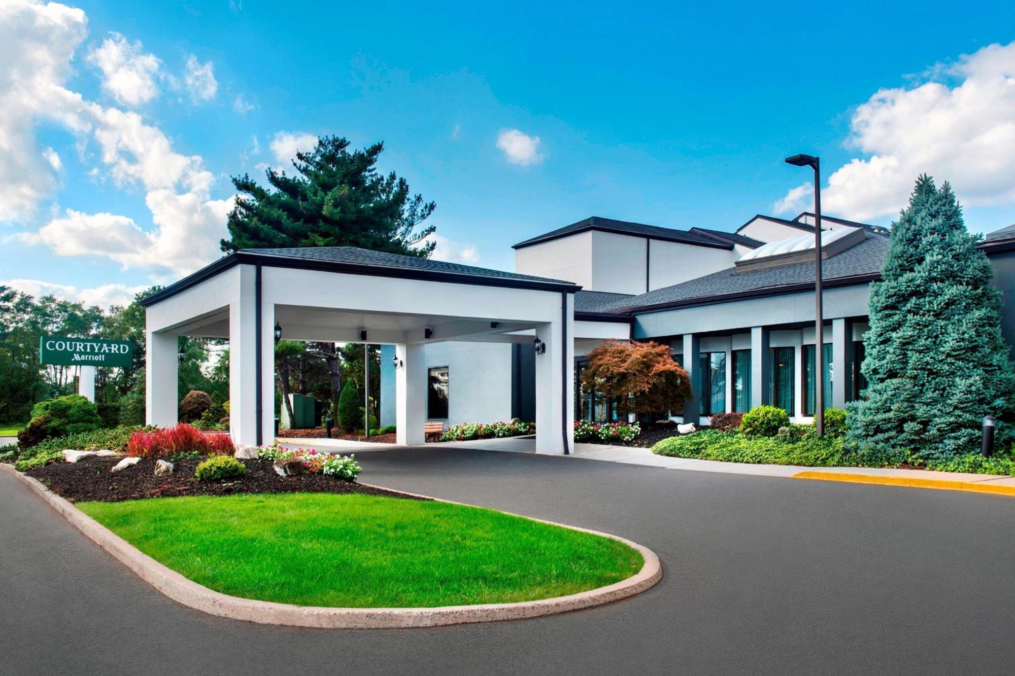 Courtyard Newark Liberty International Airport Hotel Bagian luar foto